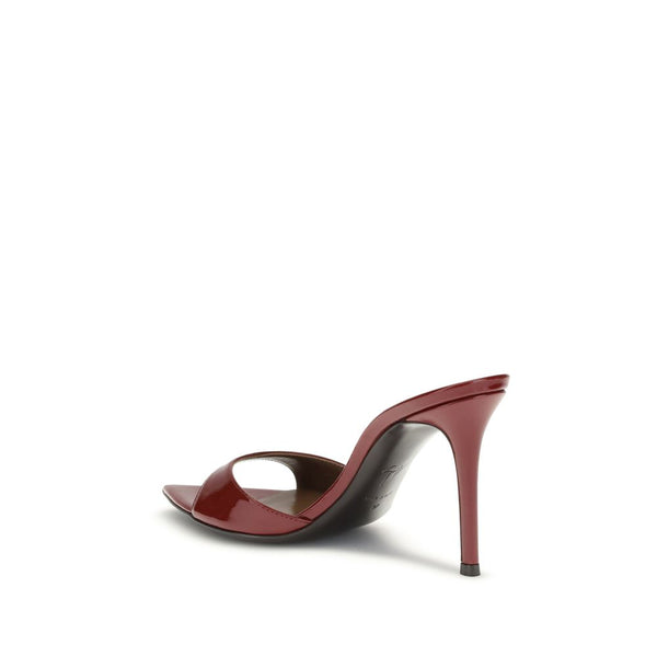 Bordeauxrote Leder-Stilettosandalen