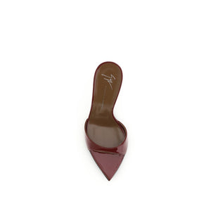 Bordeauxrote Leder-Stilettosandalen
