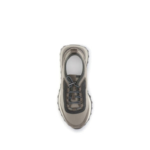 Braune Leder-Sneaker im sportlichen Stil