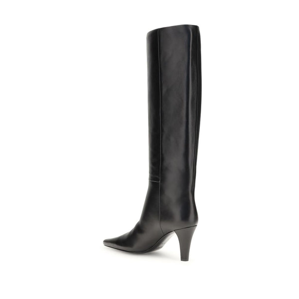 Schwarze Lederstiefel mit hohem Absatz