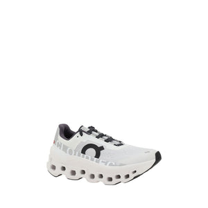 Weiße Polyester-Sportschuhe