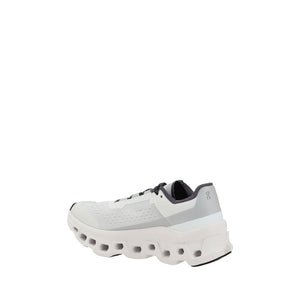 Weiße Polyester-Sportschuhe
