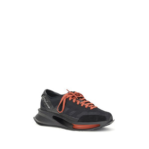 Schwarze Leder-Sportschuhe