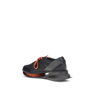 Schwarze Leder-Sportschuhe