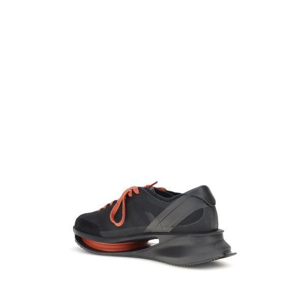 Schwarze Leder-Sportschuhe