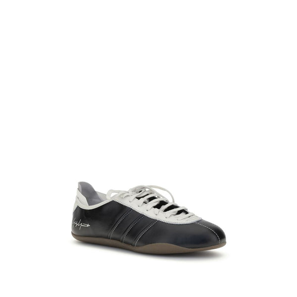 Schwarze Low-Top-Sneaker aus Kalbsleder Bos Taurus