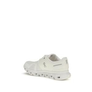 Weiße Sneaker aus recyceltem Polyester
