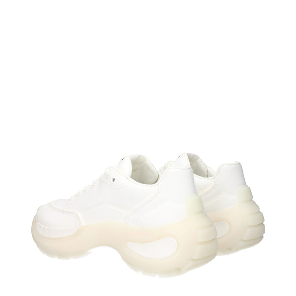 Chunky Sneakers aus weißem Stoff
