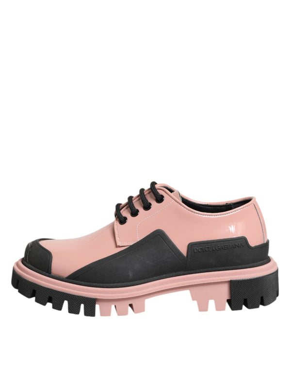 Leichte puderrosa schwarze Leder Schnürschuhe