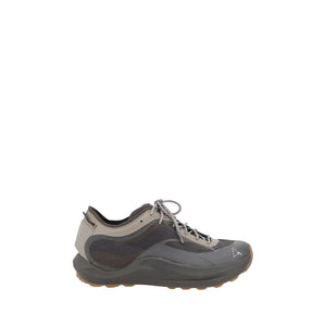 Braune Polyester-Sportschuhe