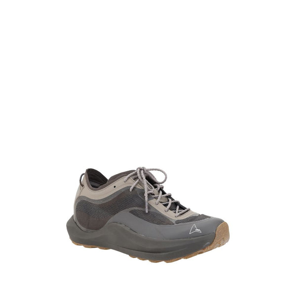 Braune Polyester-Sportschuhe
