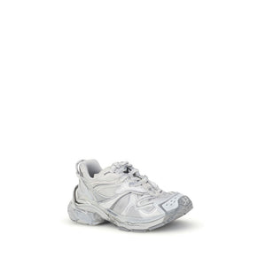 Silberne Gummisohle Sportschuhe
