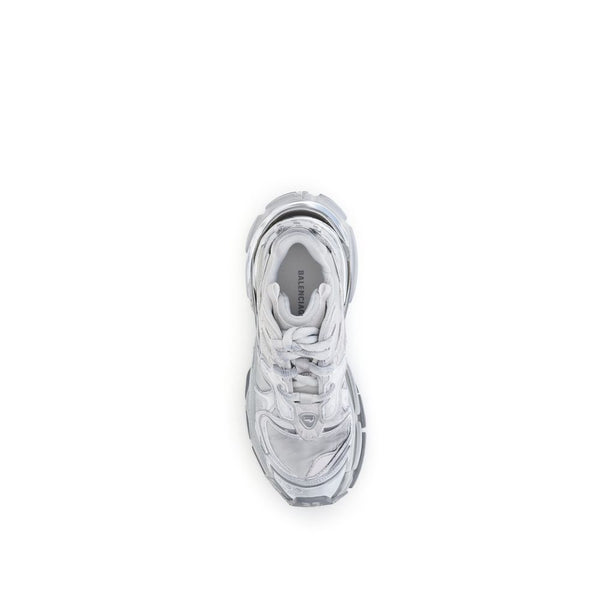 Silberne Gummisohle Sportschuhe