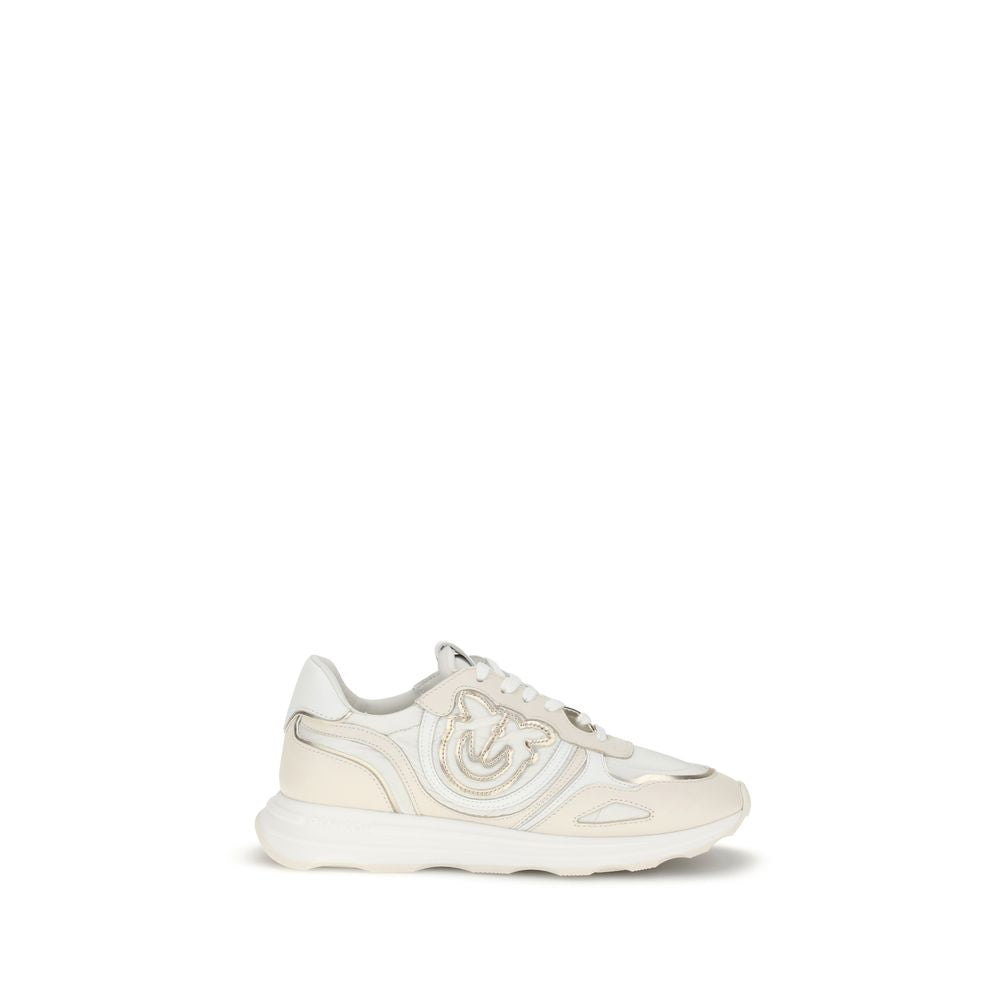 Weiße Baumwoll-Sportschuhe