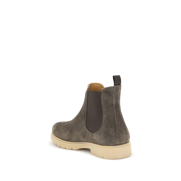 Braune Gummistiefel im Chelsea-Stil