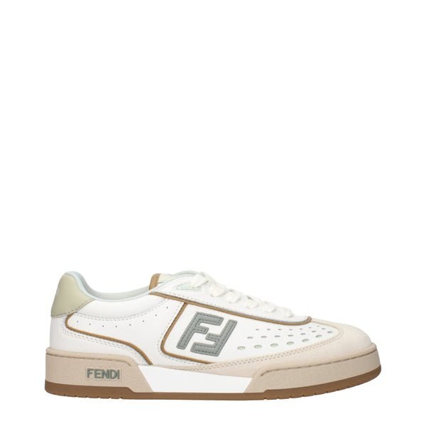 Weiße Sneakers aus Leder