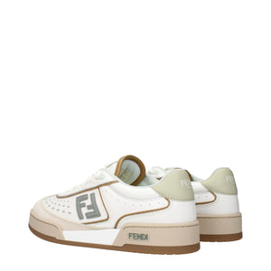Weiße Sneakers aus Leder