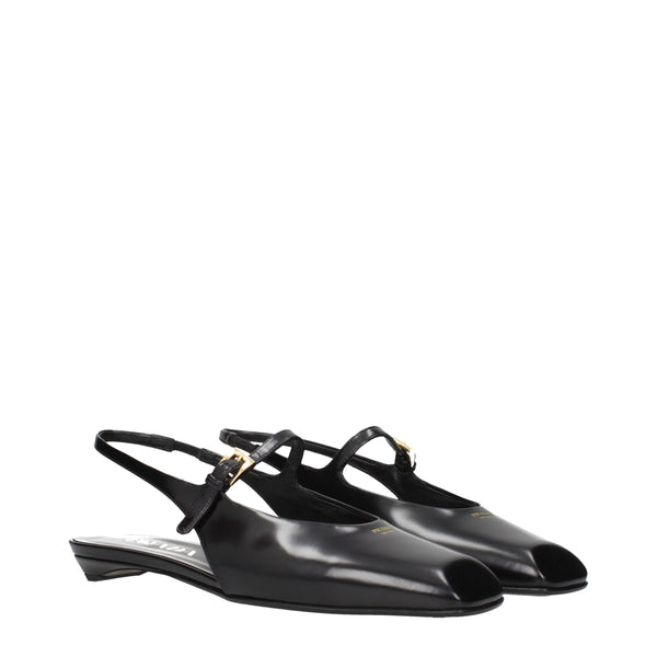 Schwarze Leder-Flachsandalen