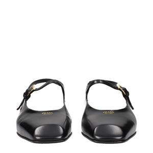 Schwarze Leder-Flachsandalen