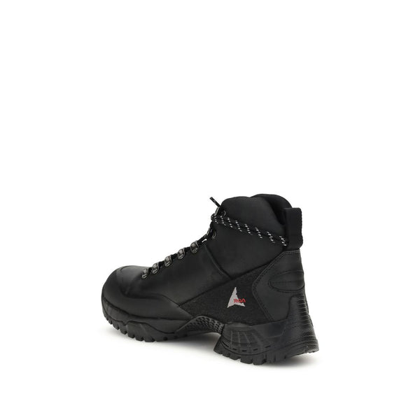 Schwarze Leder-Schnürstiefel
