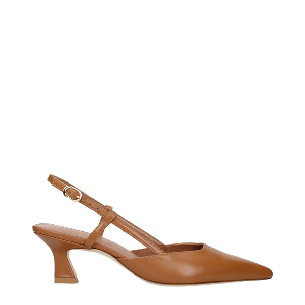Braune Leder Pumps mit mittlerem Absatz