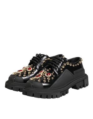 Derby-Schuhe aus schwarzem Leder mit Juwelen und Kristallen