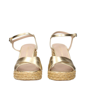 Goldene Leder-Plateau-Sandalen
