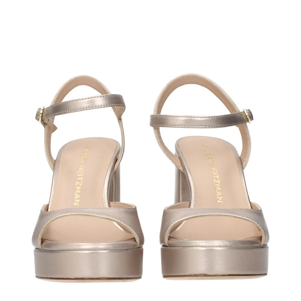 Beigefarbene Leder-Plateau-Sandalen