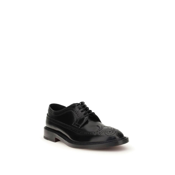 Schwarze Leder-Schnürschuhe und -Derby-Schuhe