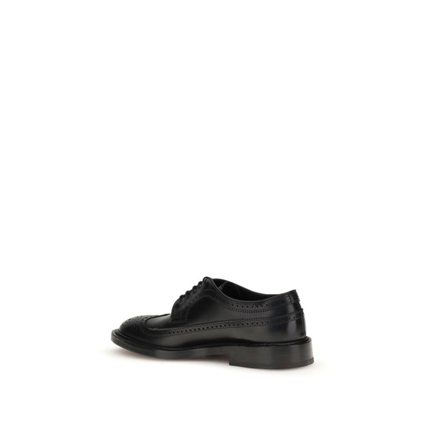 Schwarze Leder-Schnürschuhe und -Derby-Schuhe