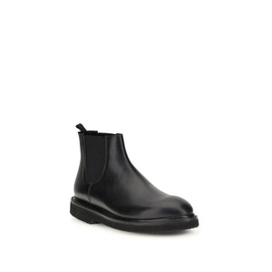 Schwarze Kalbshaut-Stiefeletten im Chelsea-Stil aus Bos Taurus-Leder