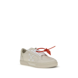 Beigefarbene Leder-Sneakers mit niedrigem Schaft