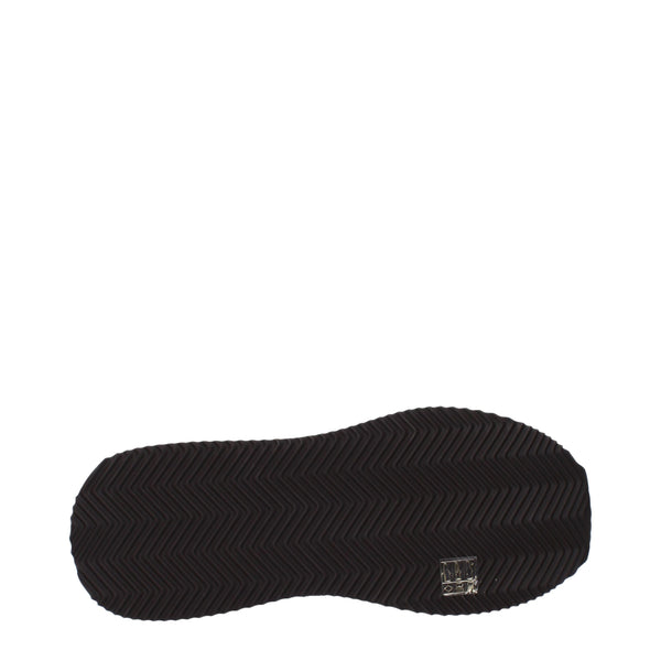 Braune Stoff-Sneaker mit niedrigem Schaft