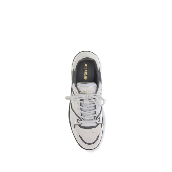 Niedrige Sneaker aus Cremefarbenem Leder