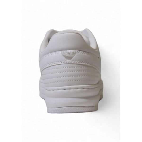 Weiße Polyester-Sportschuhe