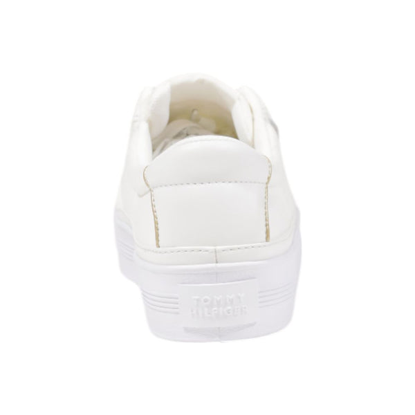 Cremefarbener Sneaker aus recycelter Baumwolle