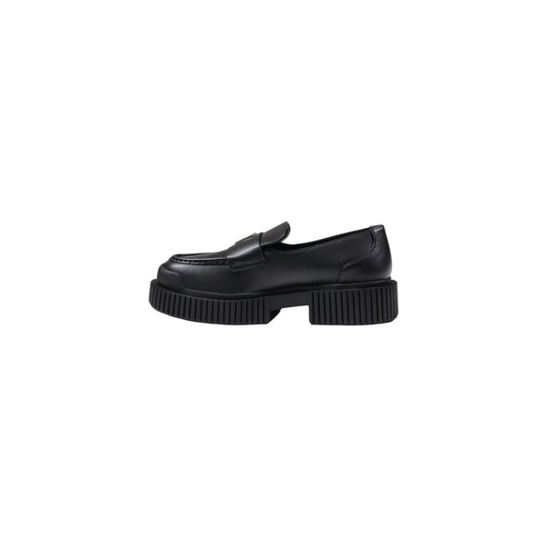 Schwarze Leder-Plateau-Pumps
