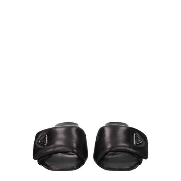 Schwarze Leder-Plateau-Sandalen