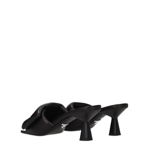 Schwarze Leder-Plateau-Sandalen
