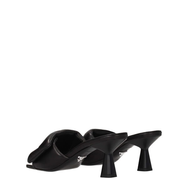 Schwarze Leder-Plateau-Sandalen