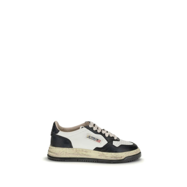 Schwarze Leder-Sportschuhe