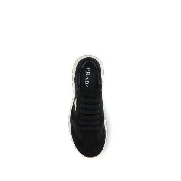 Schwarze Sportschuhe aus recyceltem Polyamid