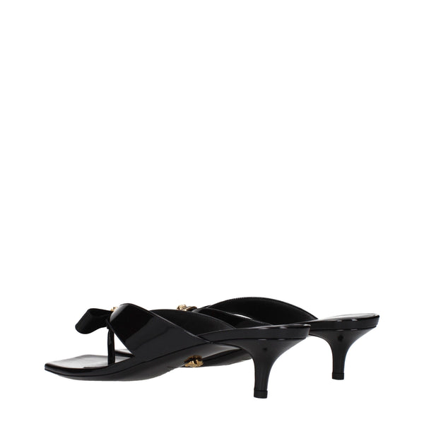 Schwarze Leder-Stilettos mit hohen Absätzen