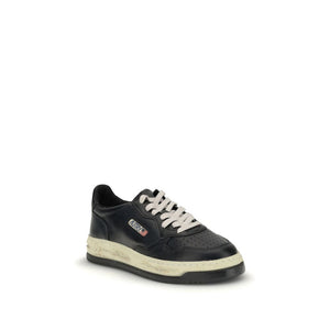 Schwarze Leder-Sneakers mit niedrigem Schnitt
