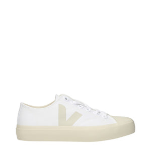 Weiße Stoff-Sneaker mit niedrigem Schaft