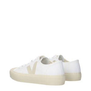 Weiße Stoff-Sneaker mit niedrigem Schaft