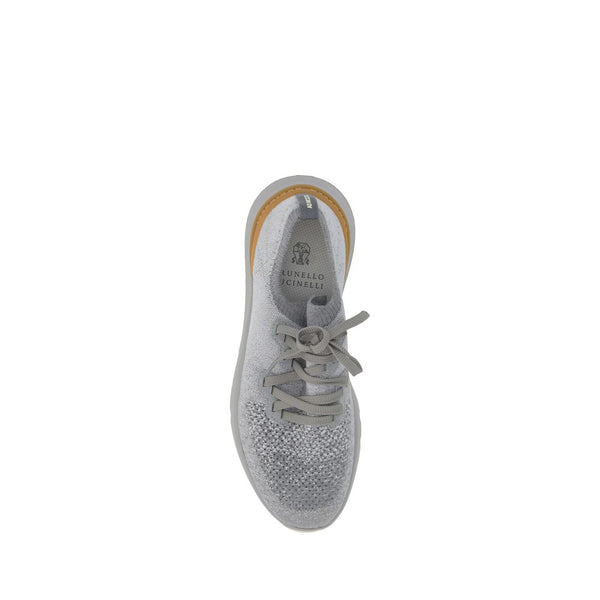 Graue Baumwoll-Sportschuhe