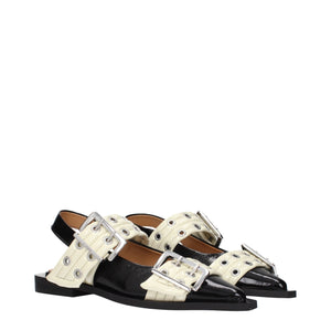 Flache Sandalen aus schwarzem Polyethylen