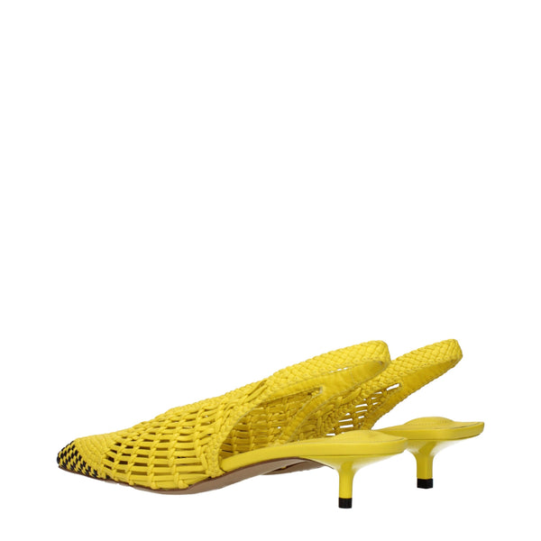 Gelbe Leder-Sandalen mit flacher Sohle
