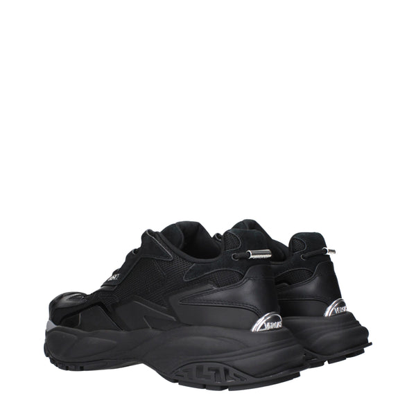 Schwarzer Stoff Sportliche Turnschuhe